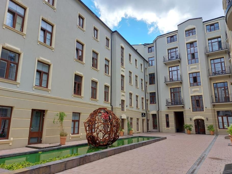 Sloneczna Klimatyzowana Kawalerka W Sercu Miasta - Piotrkowska 37 Lodz  Luaran gambar